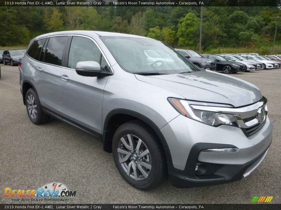 Front 3/4 View of 2019 Honda Pilot EX-L AWD Photo #5