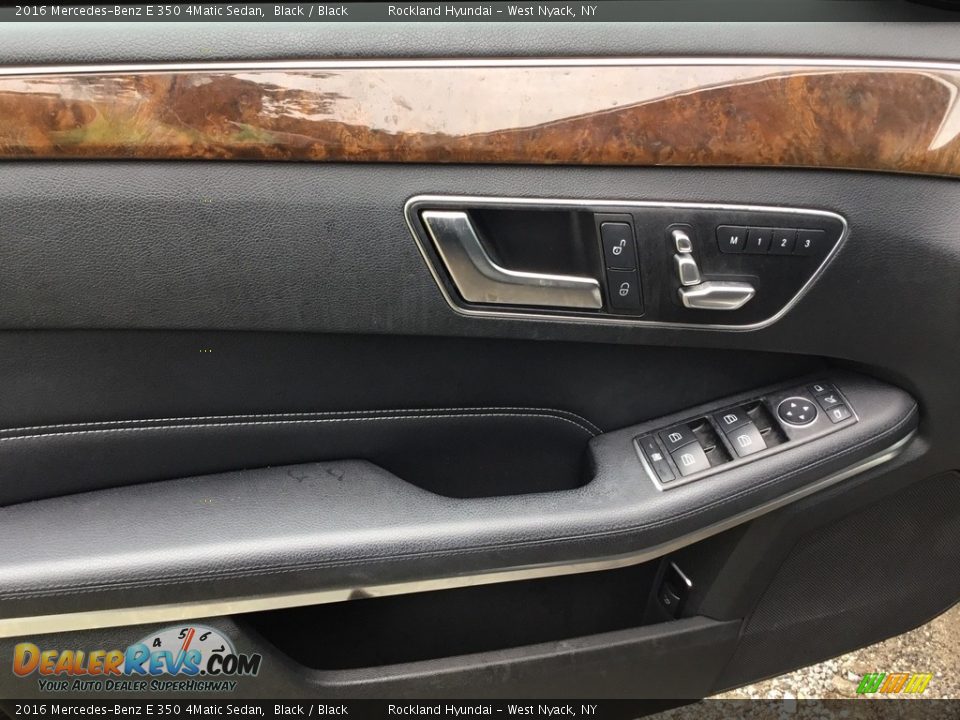 2016 Mercedes-Benz E 350 4Matic Sedan Black / Black Photo #8