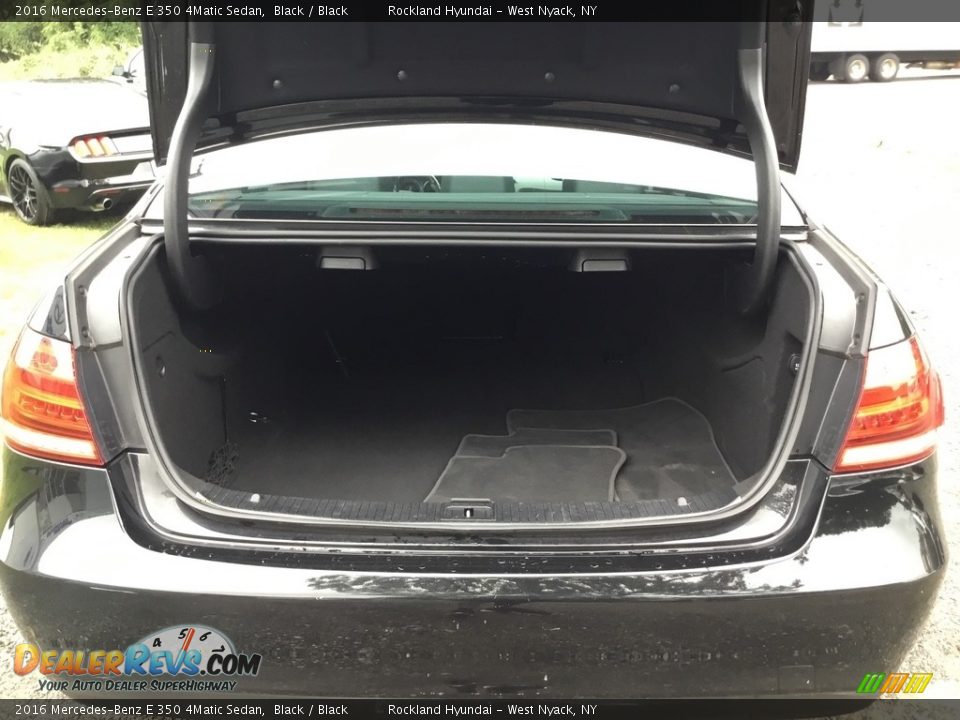 2016 Mercedes-Benz E 350 4Matic Sedan Black / Black Photo #21