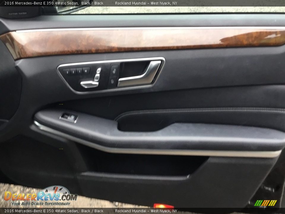 2016 Mercedes-Benz E 350 4Matic Sedan Black / Black Photo #24