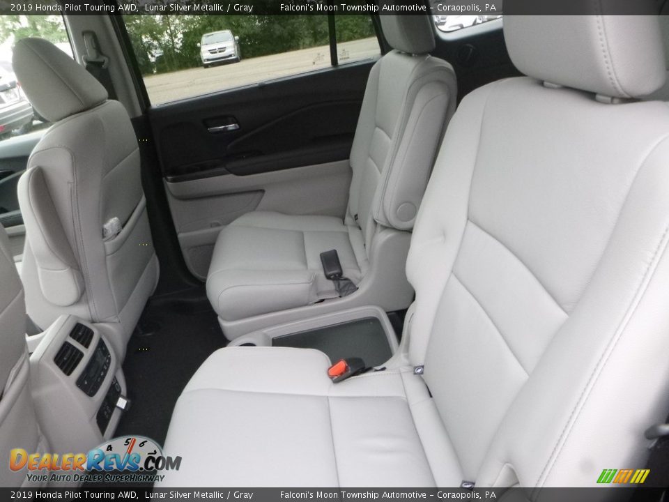 2019 Honda Pilot Touring AWD Lunar Silver Metallic / Gray Photo #10