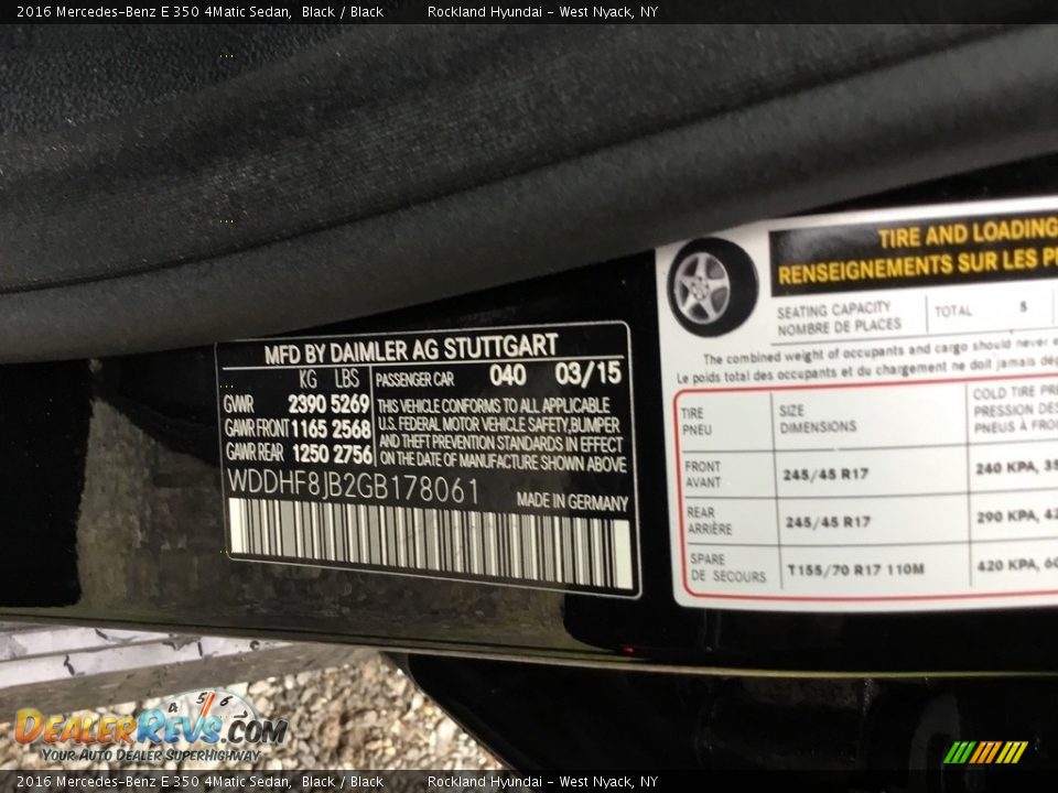 2016 Mercedes-Benz E 350 4Matic Sedan Black / Black Photo #31