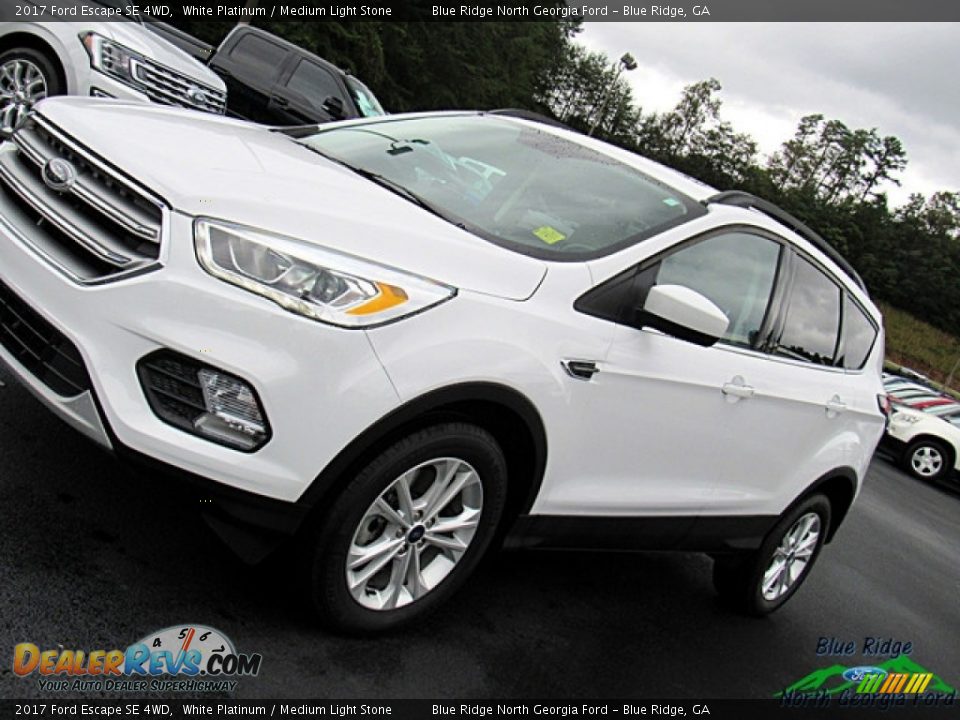 2017 Ford Escape SE 4WD White Platinum / Medium Light Stone Photo #30