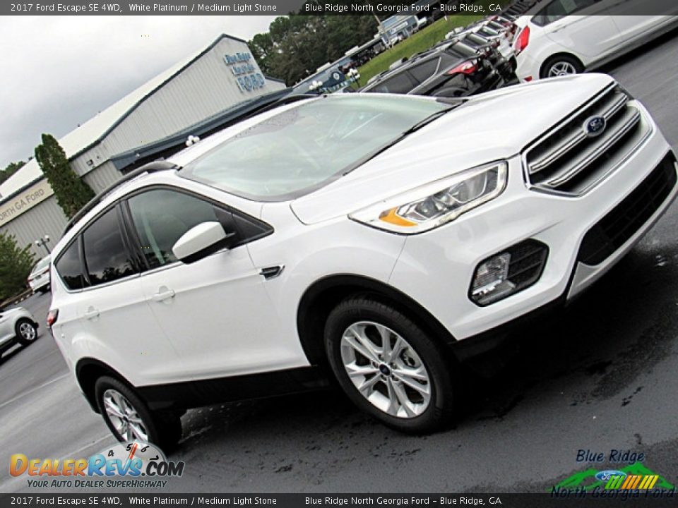 2017 Ford Escape SE 4WD White Platinum / Medium Light Stone Photo #31