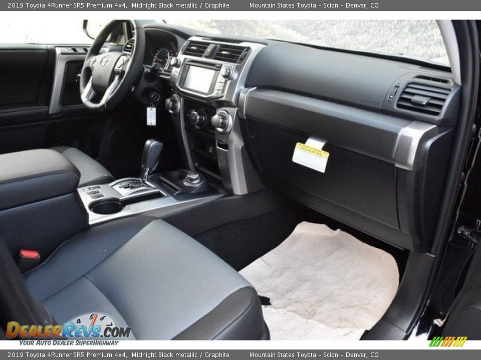 2019 Toyota 4Runner SR5 Premium 4x4 Midnight Black metallic / Graphite Photo #11