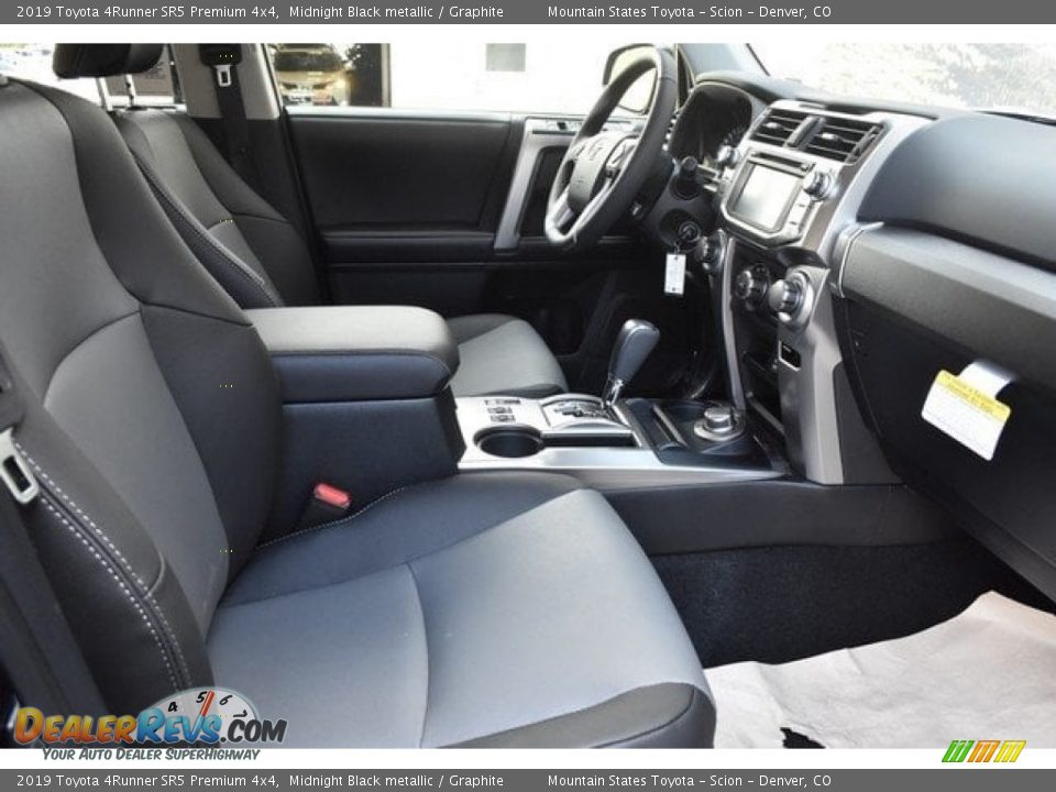 2019 Toyota 4Runner SR5 Premium 4x4 Midnight Black metallic / Graphite Photo #12