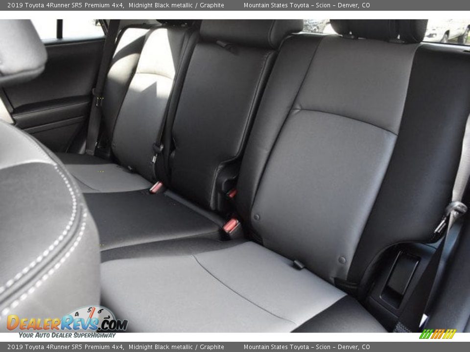 2019 Toyota 4Runner SR5 Premium 4x4 Midnight Black metallic / Graphite Photo #16