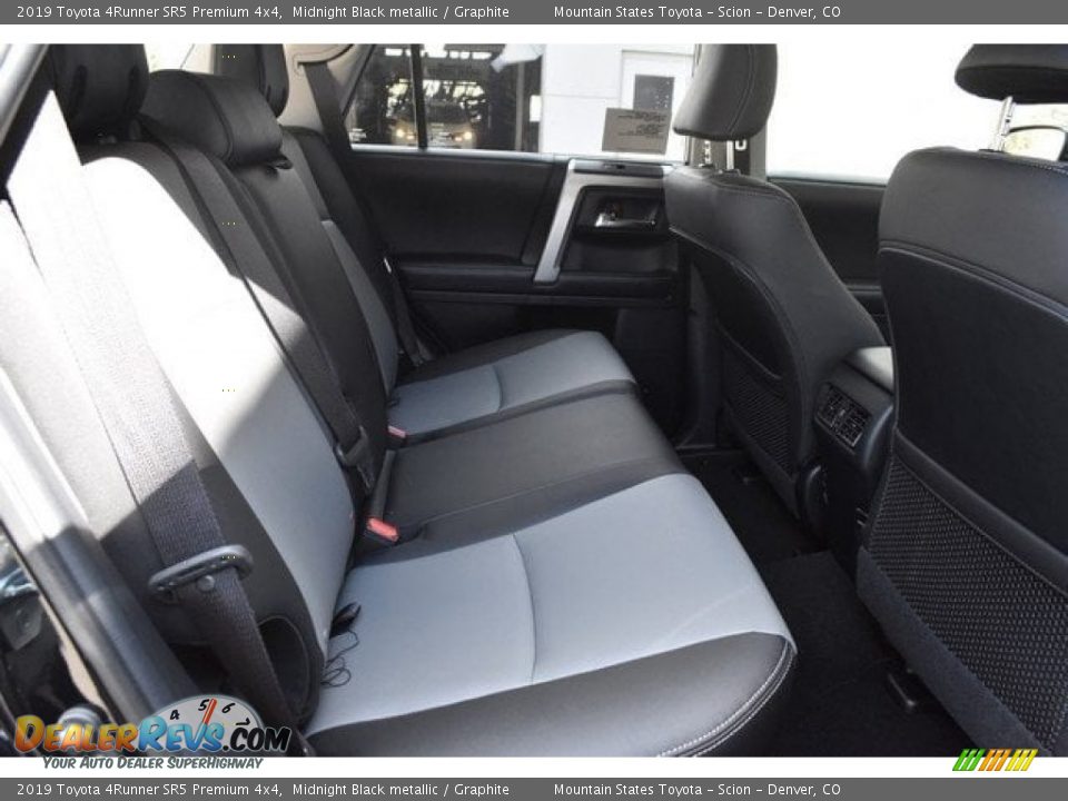 2019 Toyota 4Runner SR5 Premium 4x4 Midnight Black metallic / Graphite Photo #18