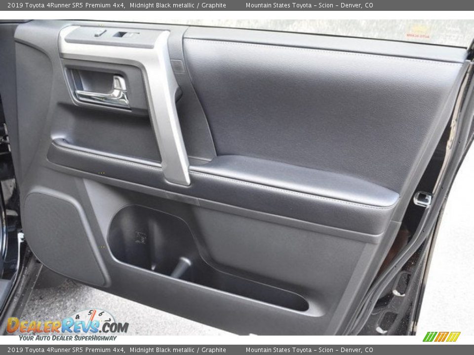 2019 Toyota 4Runner SR5 Premium 4x4 Midnight Black metallic / Graphite Photo #22