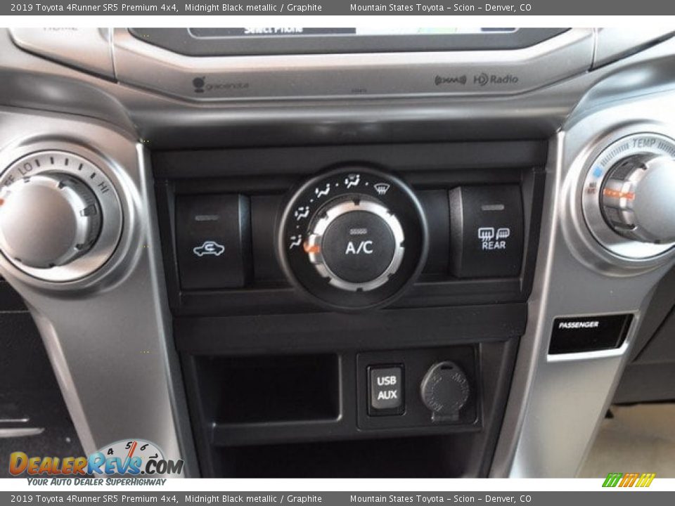 2019 Toyota 4Runner SR5 Premium 4x4 Midnight Black metallic / Graphite Photo #29