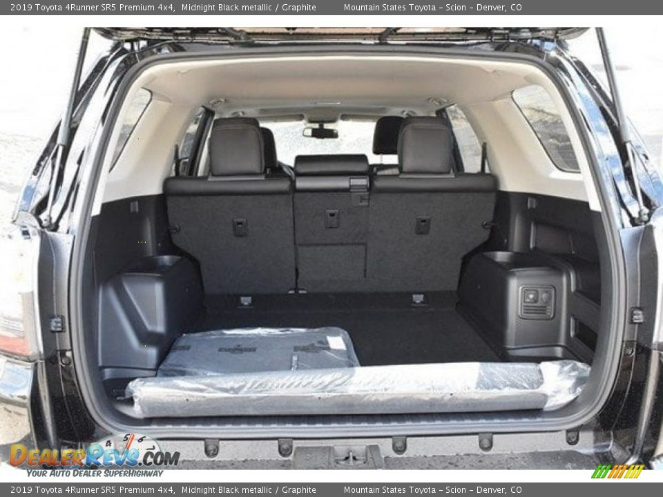 2019 Toyota 4Runner SR5 Premium 4x4 Midnight Black metallic / Graphite Photo #31