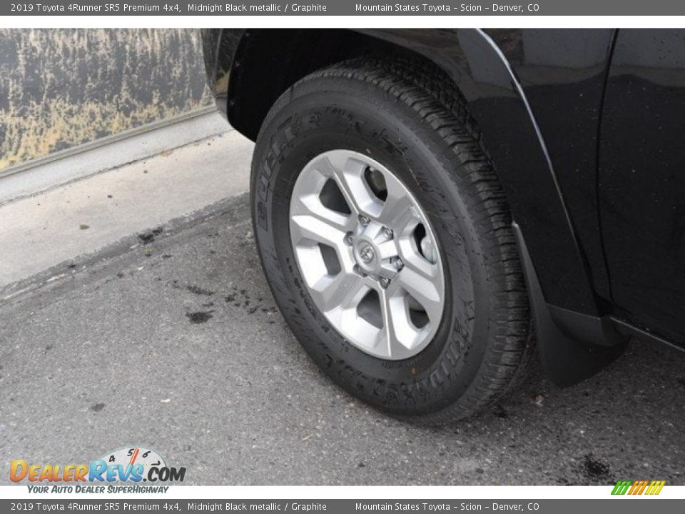 2019 Toyota 4Runner SR5 Premium 4x4 Midnight Black metallic / Graphite Photo #33