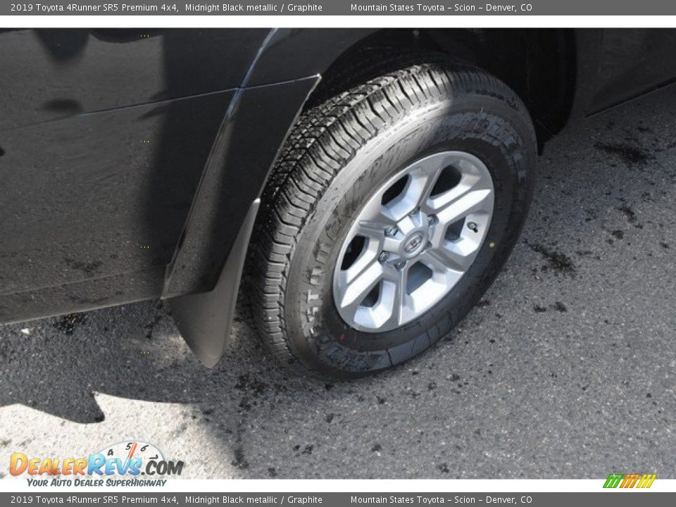 2019 Toyota 4Runner SR5 Premium 4x4 Midnight Black metallic / Graphite Photo #35