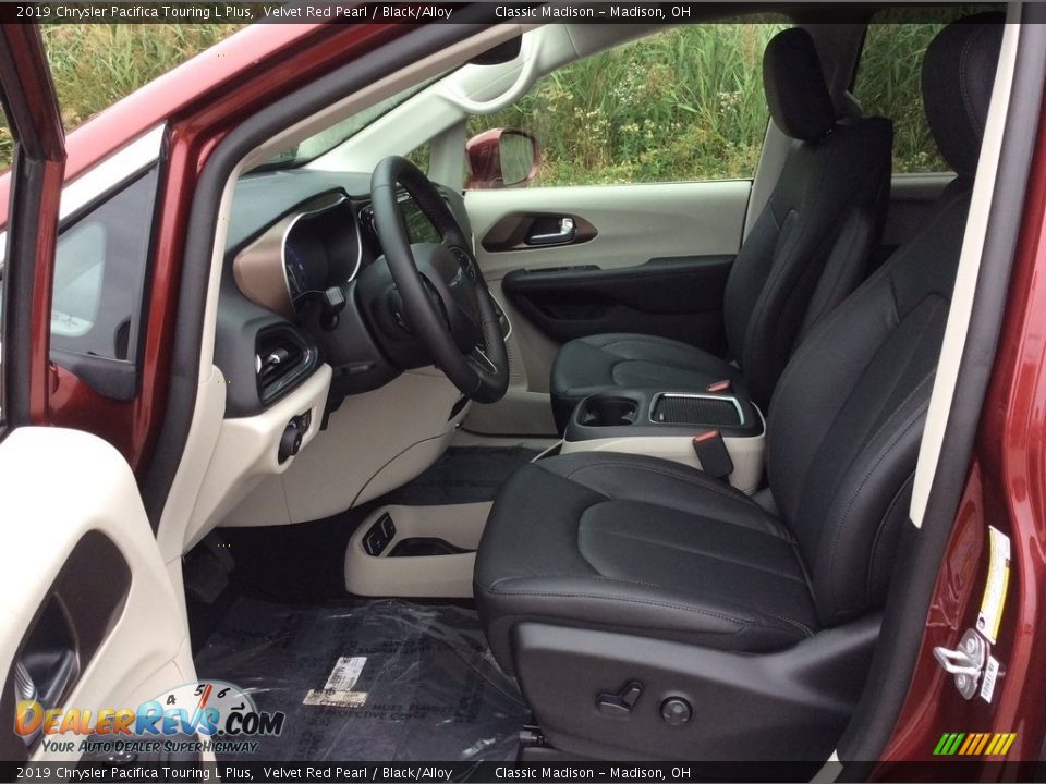 Front Seat of 2019 Chrysler Pacifica Touring L Plus Photo #9