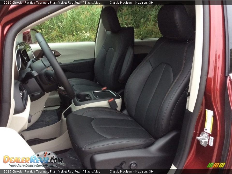 Front Seat of 2019 Chrysler Pacifica Touring L Plus Photo #10