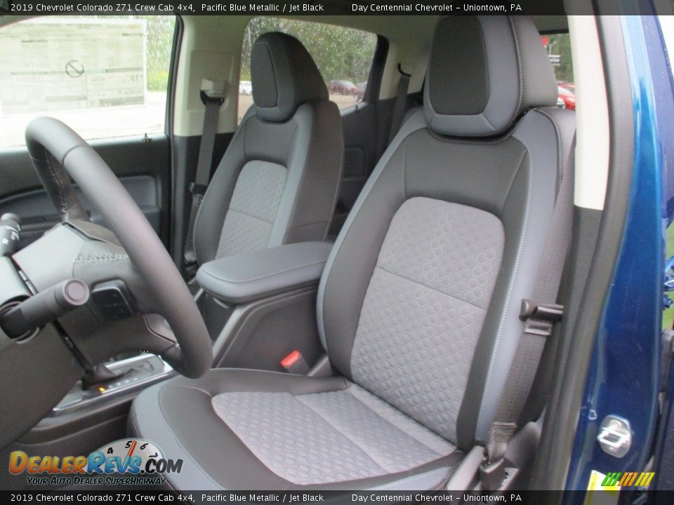Front Seat of 2019 Chevrolet Colorado Z71 Crew Cab 4x4 Photo #11