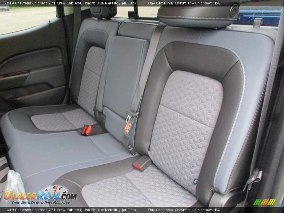 Rear Seat of 2019 Chevrolet Colorado Z71 Crew Cab 4x4 Photo #12