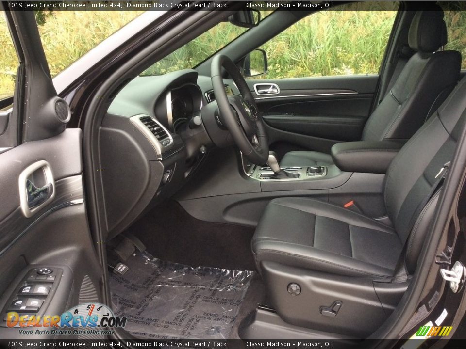 Front Seat of 2019 Jeep Grand Cherokee Limited 4x4 Photo #9