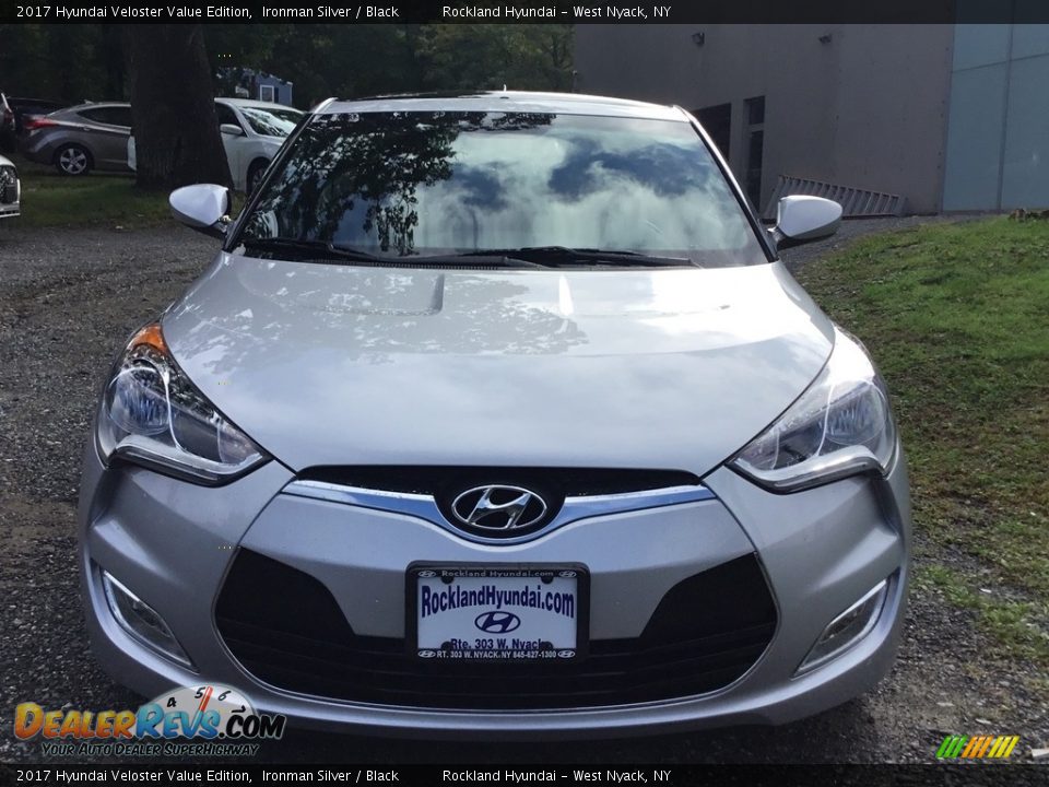 2017 Hyundai Veloster Value Edition Ironman Silver / Black Photo #2
