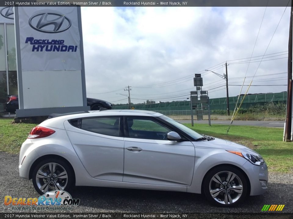 2017 Hyundai Veloster Value Edition Ironman Silver / Black Photo #3