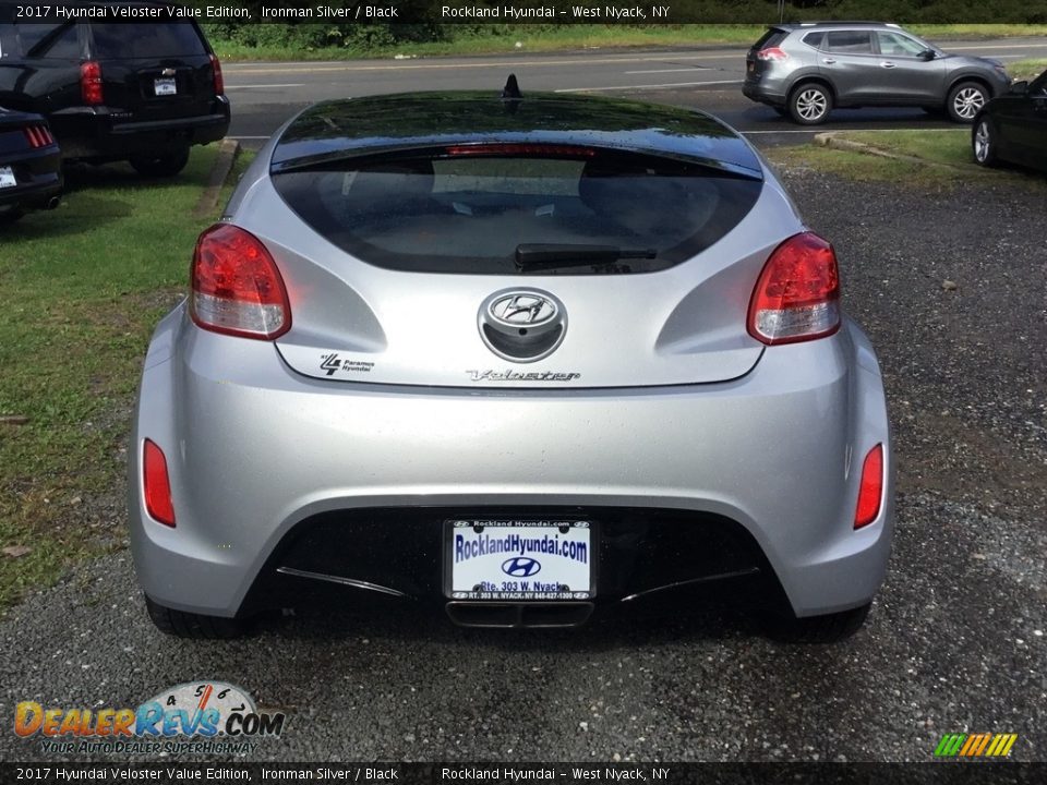 2017 Hyundai Veloster Value Edition Ironman Silver / Black Photo #5