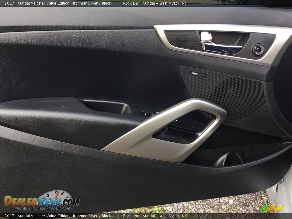 2017 Hyundai Veloster Value Edition Ironman Silver / Black Photo #8