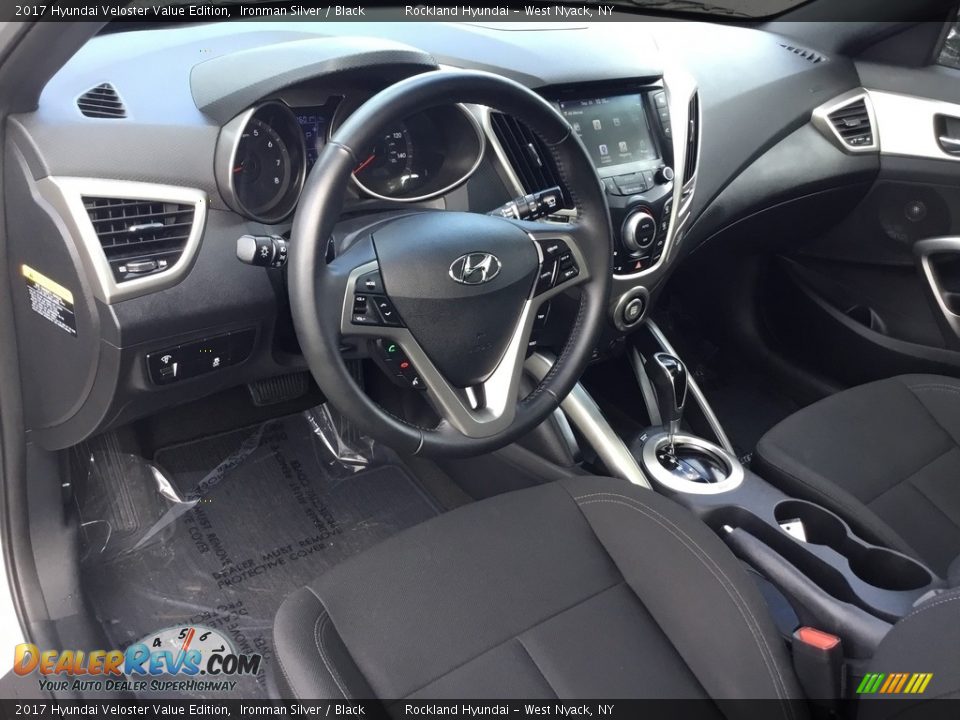 2017 Hyundai Veloster Value Edition Ironman Silver / Black Photo #10