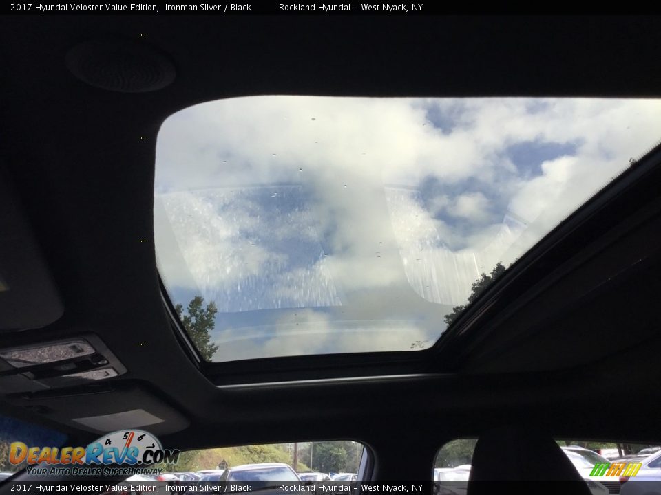 2017 Hyundai Veloster Value Edition Ironman Silver / Black Photo #12