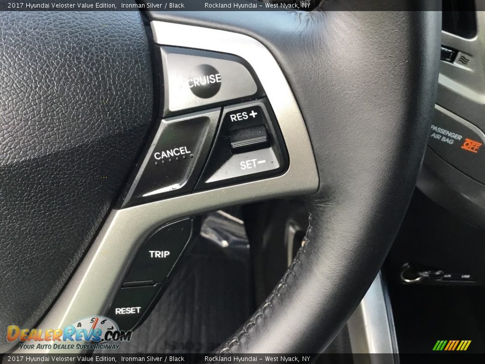 2017 Hyundai Veloster Value Edition Ironman Silver / Black Photo #19