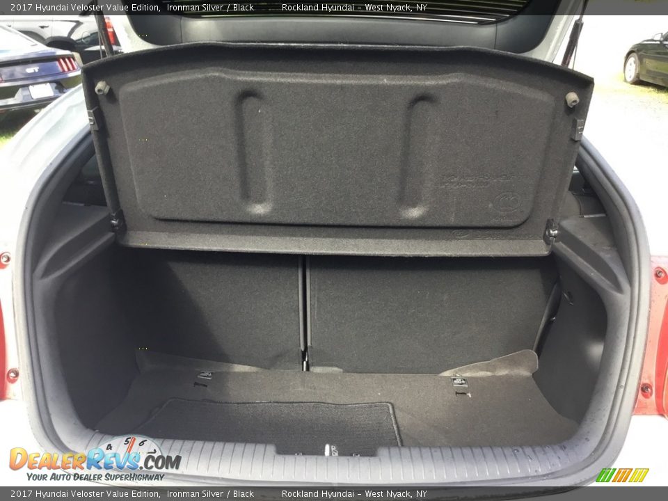 2017 Hyundai Veloster Value Edition Ironman Silver / Black Photo #22