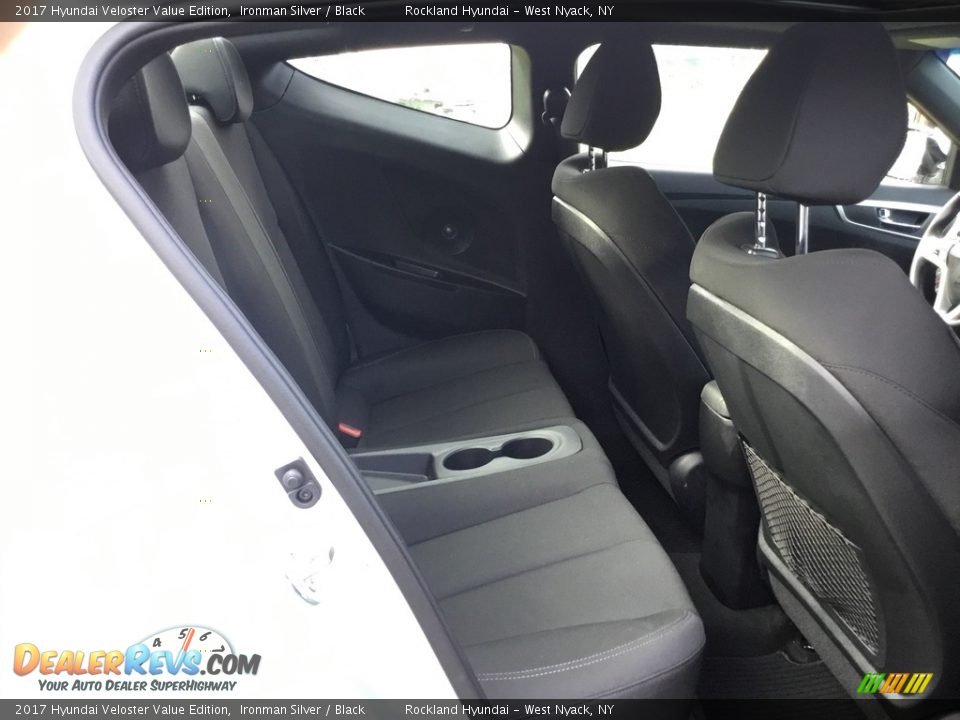2017 Hyundai Veloster Value Edition Ironman Silver / Black Photo #24
