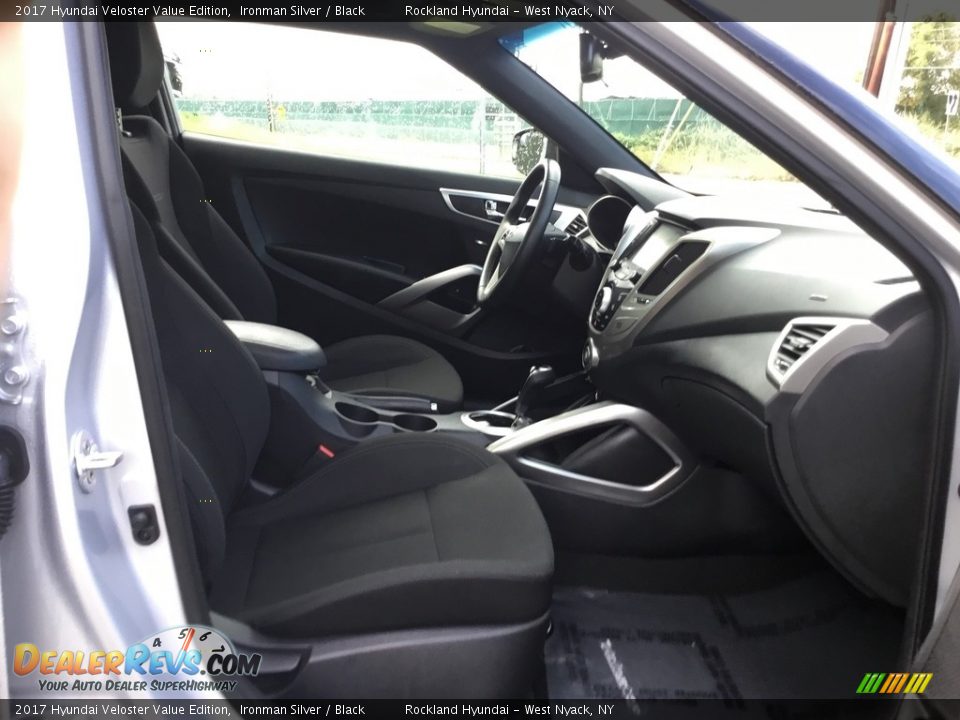 2017 Hyundai Veloster Value Edition Ironman Silver / Black Photo #27