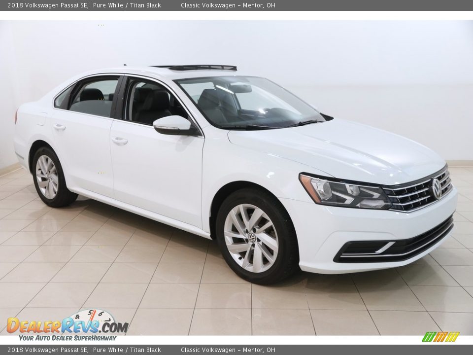 2018 Volkswagen Passat SE Pure White / Titan Black Photo #1