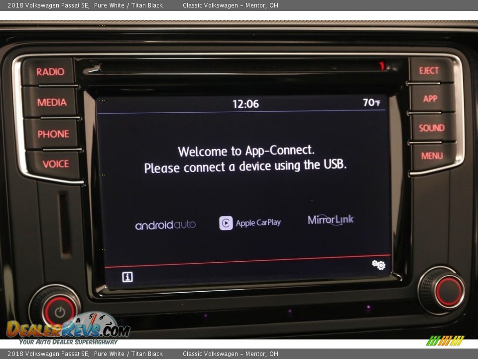 2018 Volkswagen Passat SE Pure White / Titan Black Photo #13