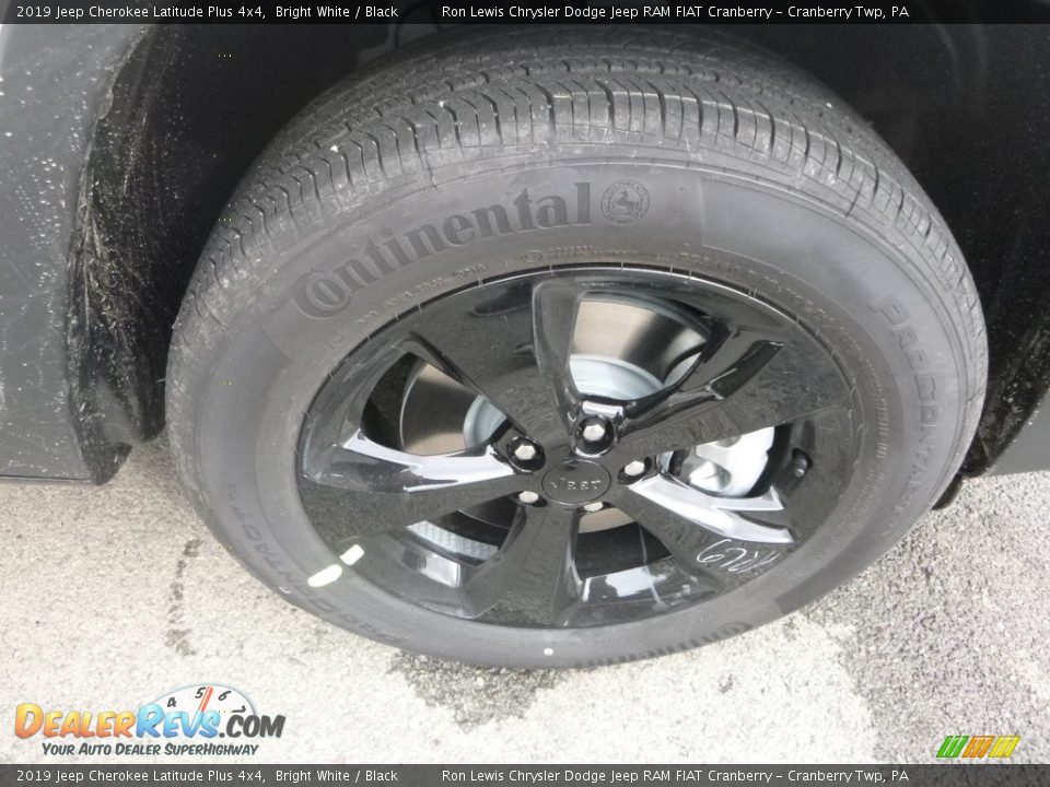 2019 Jeep Cherokee Latitude Plus 4x4 Bright White / Black Photo #9