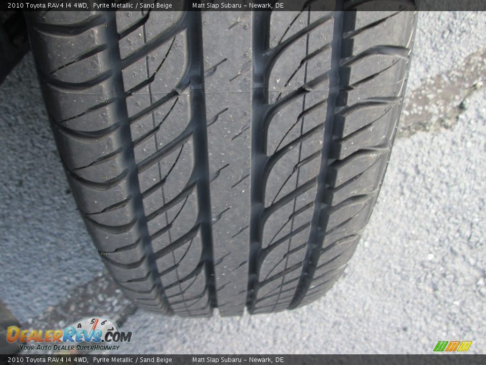 2010 Toyota RAV4 I4 4WD Pyrite Metallic / Sand Beige Photo #22