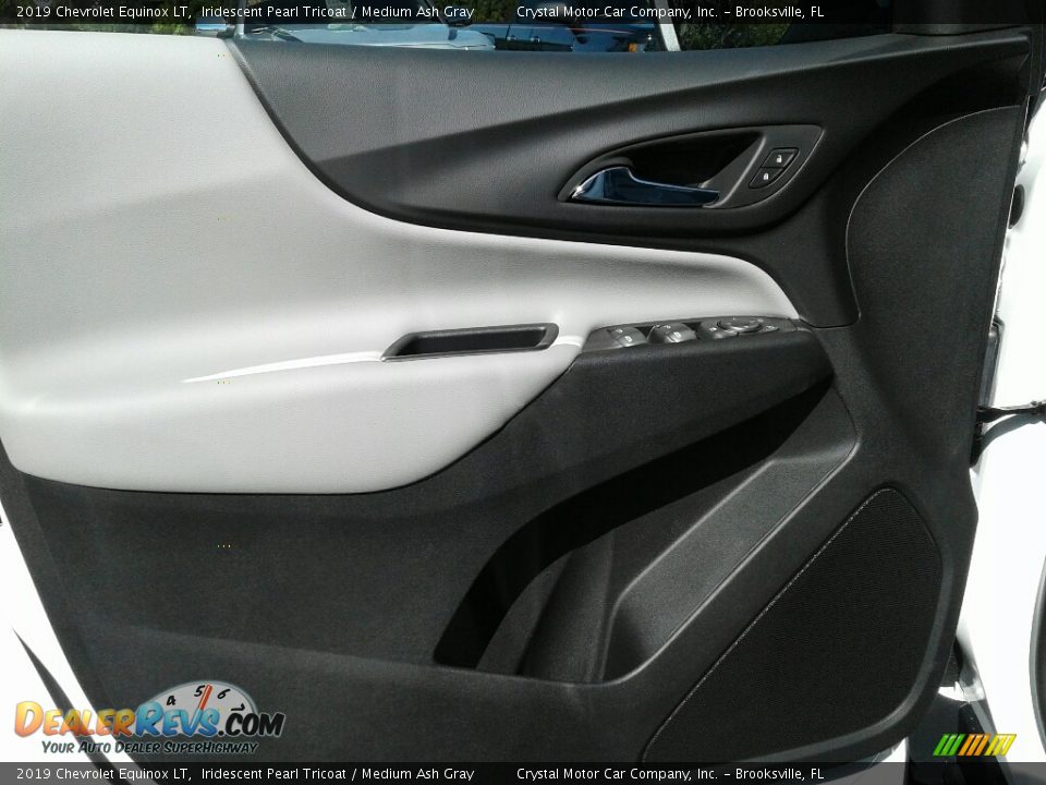 2019 Chevrolet Equinox LT Iridescent Pearl Tricoat / Medium Ash Gray Photo #17