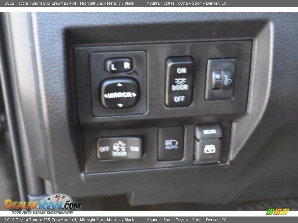 2019 Toyota Tundra SR5 CrewMax 4x4 Midnight Black Metallic / Black Photo #24