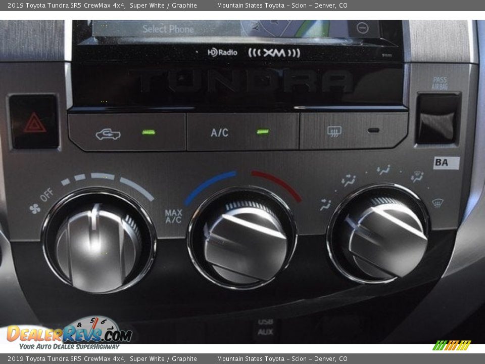 2019 Toyota Tundra SR5 CrewMax 4x4 Super White / Graphite Photo #29