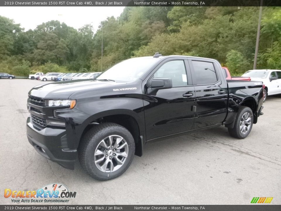 Front 3/4 View of 2019 Chevrolet Silverado 1500 RST Crew Cab 4WD Photo #1
