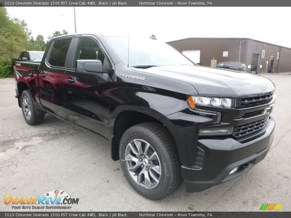 Front 3/4 View of 2019 Chevrolet Silverado 1500 RST Crew Cab 4WD Photo #7
