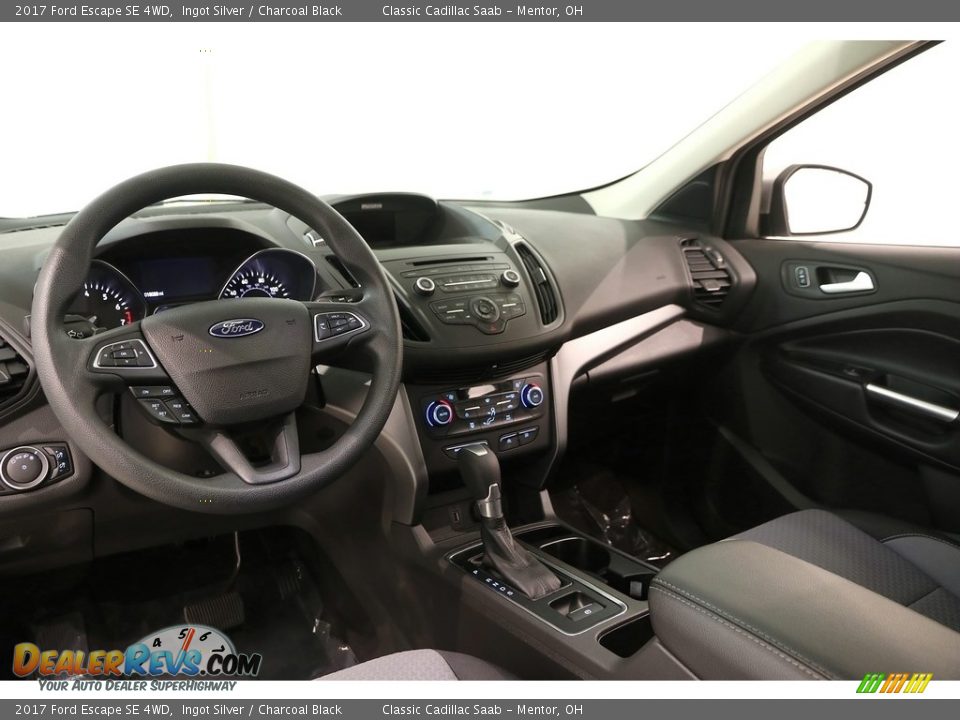 2017 Ford Escape SE 4WD Ingot Silver / Charcoal Black Photo #9