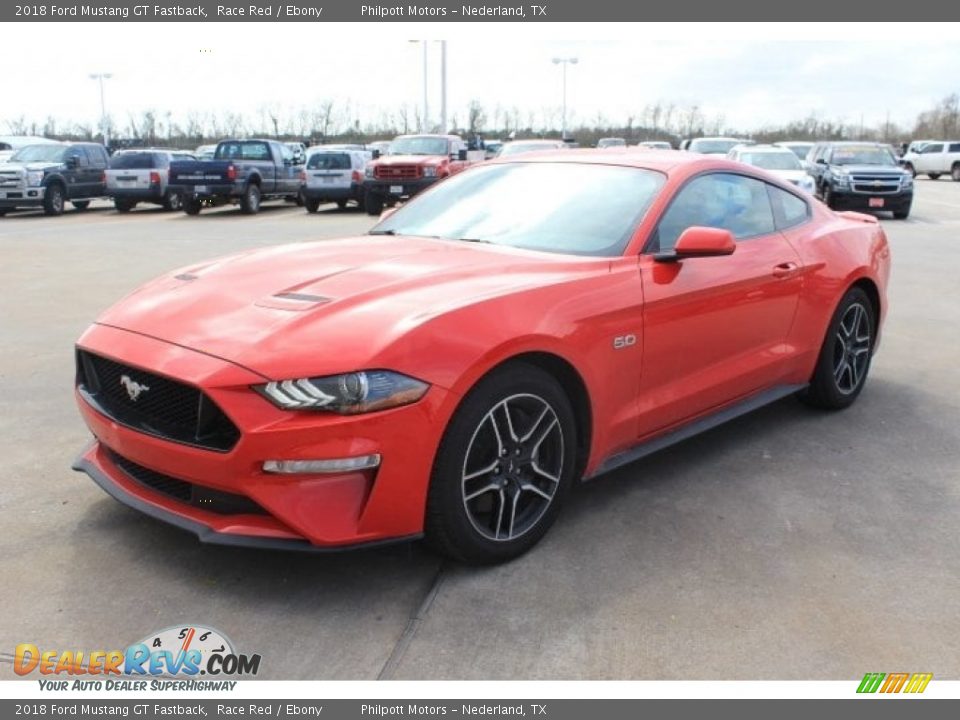 Front 3/4 View of 2018 Ford Mustang GT Fastback Photo #3