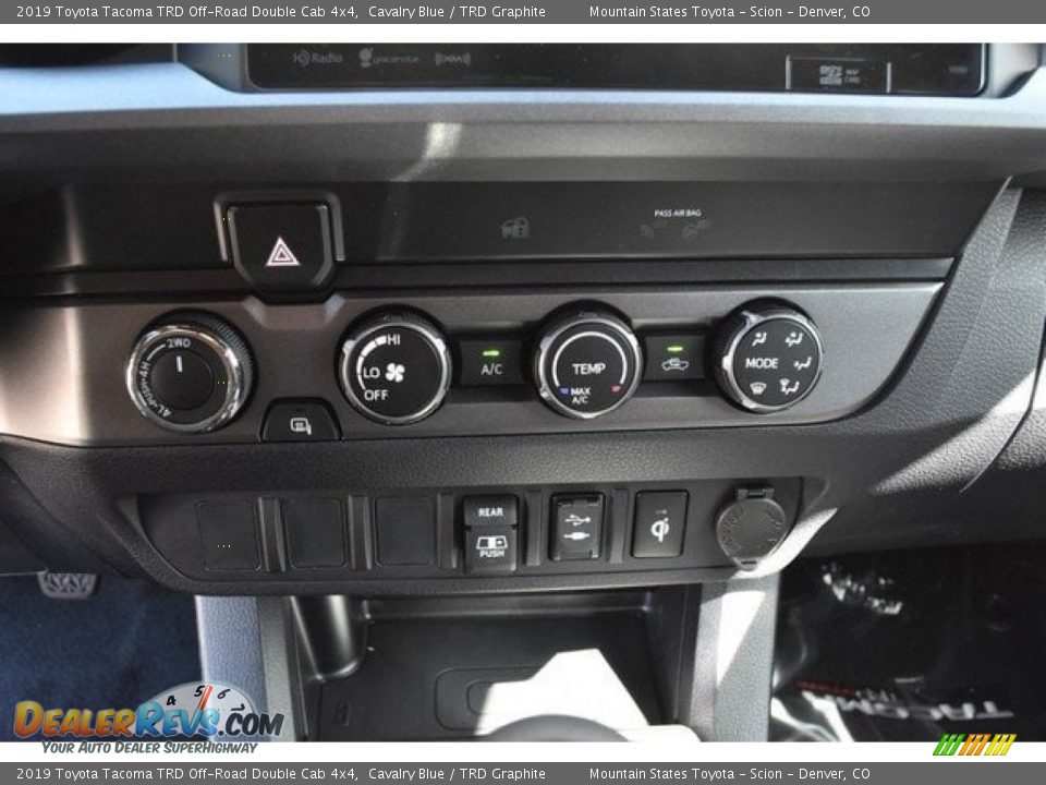 Controls of 2019 Toyota Tacoma TRD Off-Road Double Cab 4x4 Photo #29