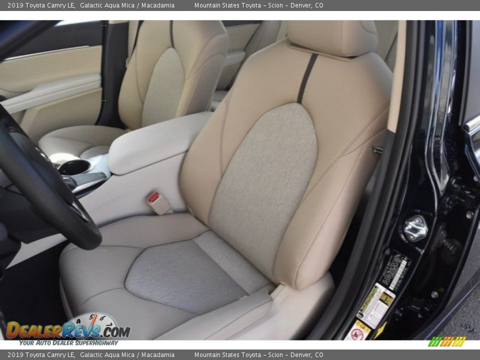 2019 Toyota Camry LE Galactic Aqua Mica / Macadamia Photo #7