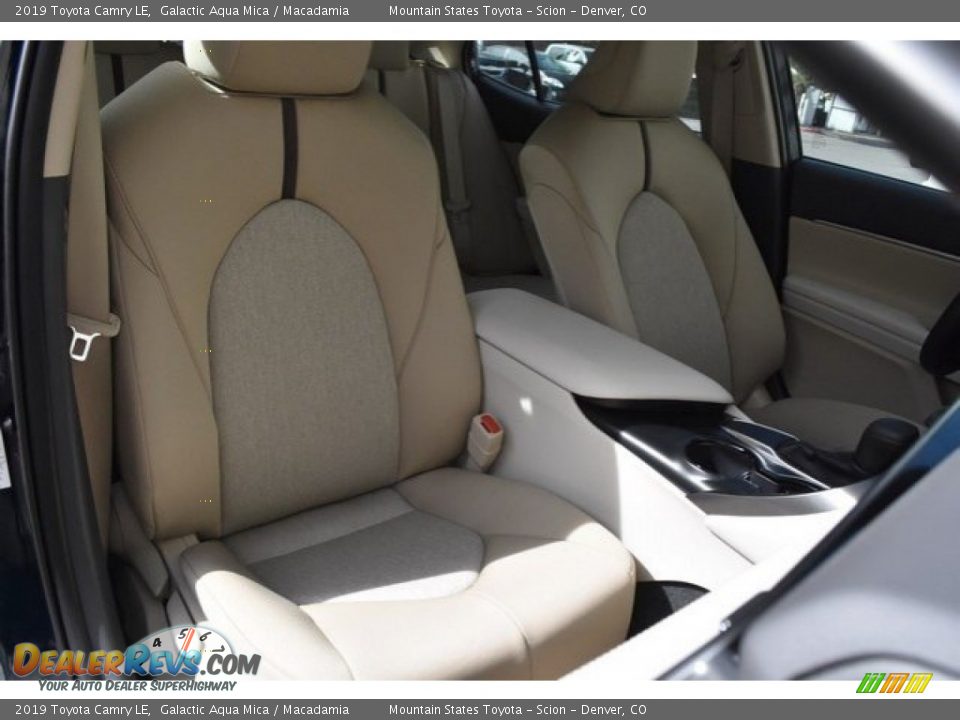 2019 Toyota Camry LE Galactic Aqua Mica / Macadamia Photo #13