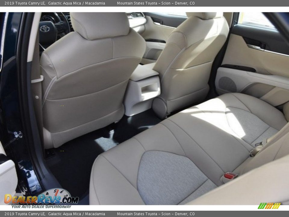 2019 Toyota Camry LE Galactic Aqua Mica / Macadamia Photo #14
