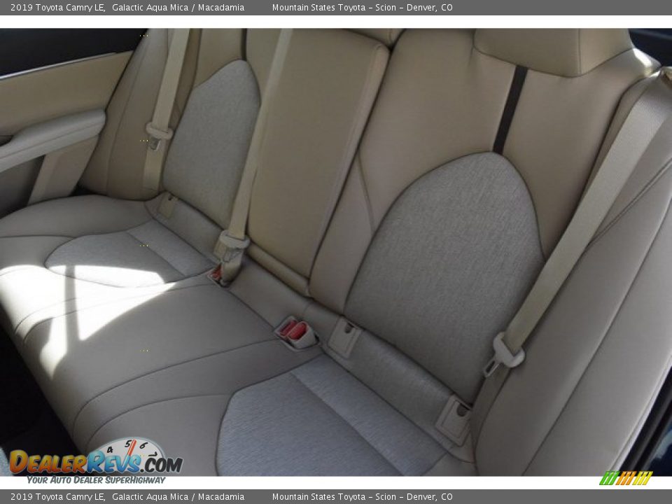 2019 Toyota Camry LE Galactic Aqua Mica / Macadamia Photo #16