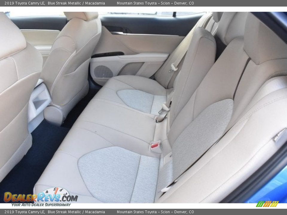 2019 Toyota Camry LE Blue Streak Metallic / Macadamia Photo #15