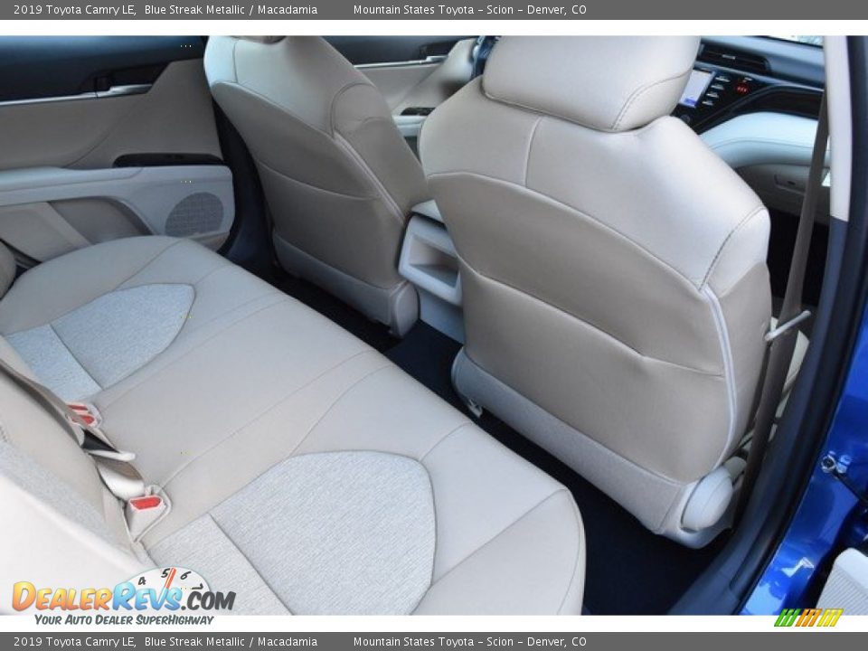 2019 Toyota Camry LE Blue Streak Metallic / Macadamia Photo #17